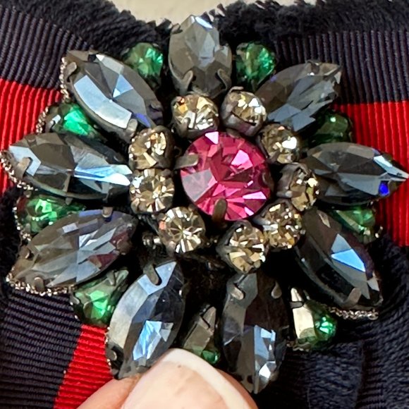 Gucci Bow Brooch in Red and Blue new in box - Picture 10 of 10